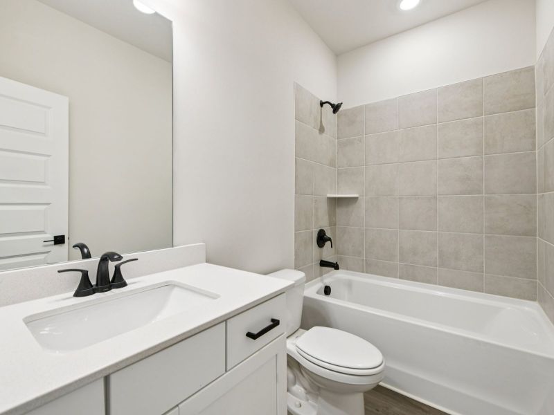 The Leighton floorplan with the Upscale Rustic Linen interior package.