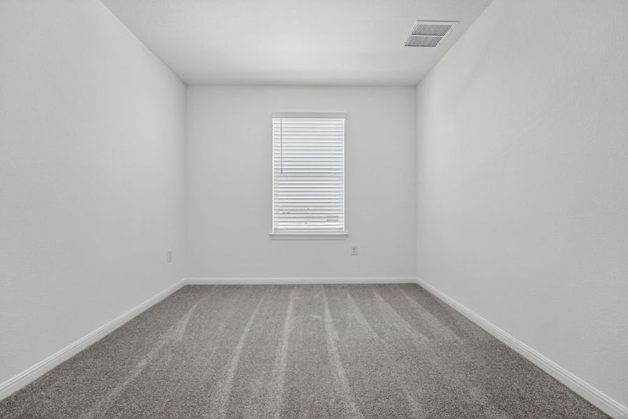 Spacious, unfurnished interior of a new home in Longview, Del Valle (Image 18).