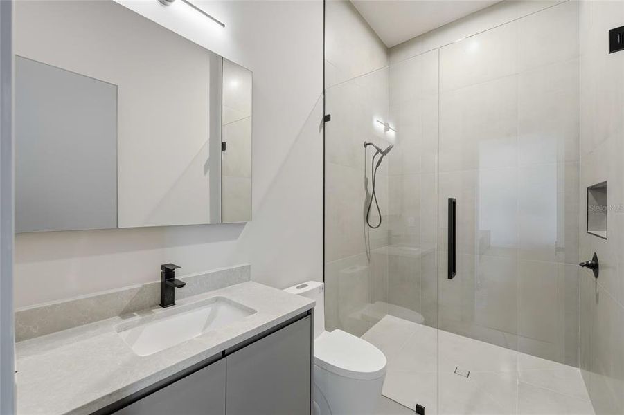 Furnished interior view inside a new home in , Montverde (Image 16).