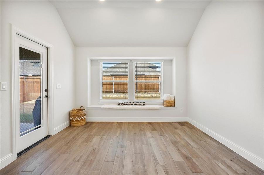Spacious, unfurnished interior of a new home in Sonoma Verde, McLendon-Chisholm (Image 20).