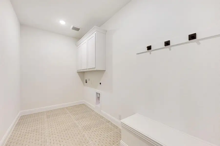 Spacious, unfurnished interior of a new home in Windsong Ranch, Prosper (Image 19).