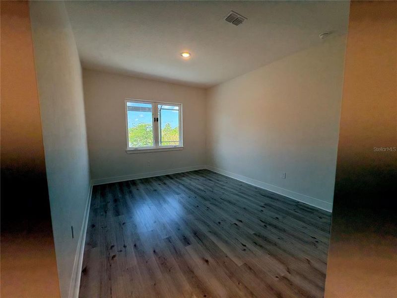 Spacious, unfurnished interior of a new home in , Port Charlotte (Image 12).