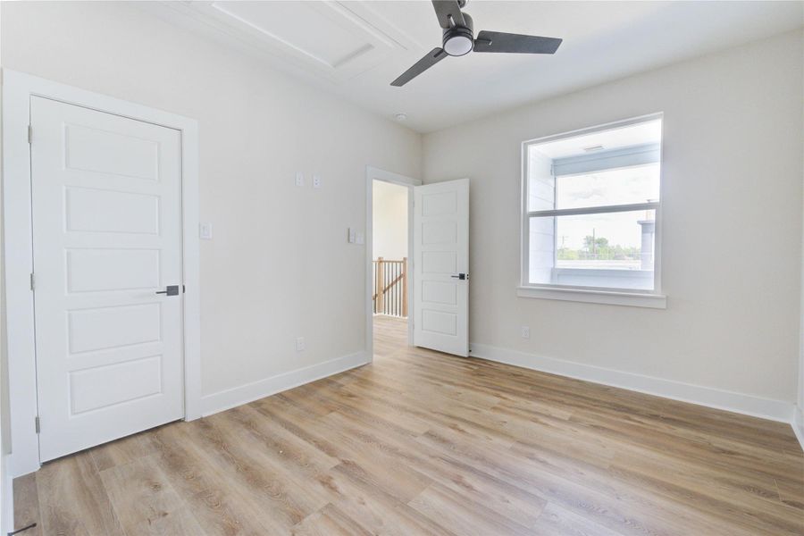 Spacious, unfurnished interior of a new home in , Houston (Image 18).
