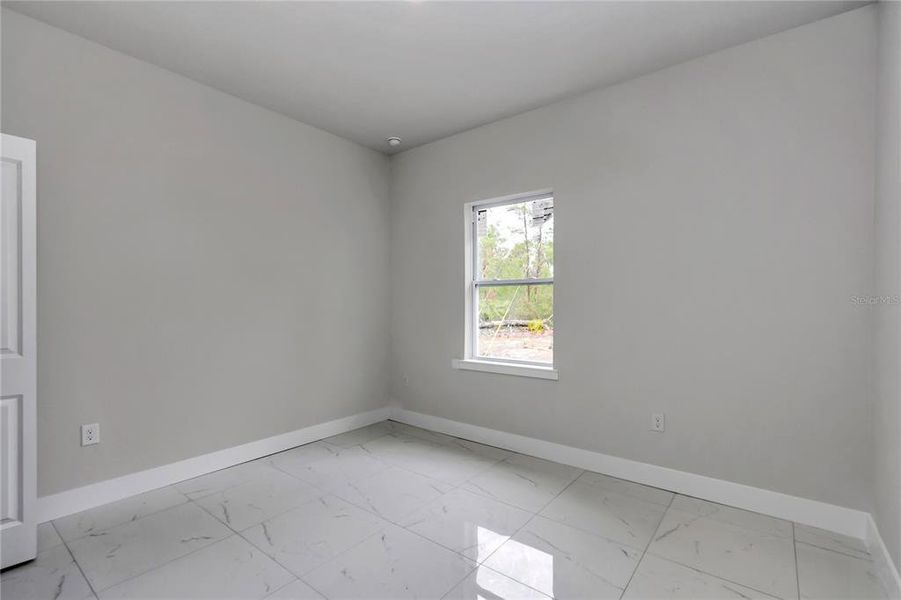 Spacious, unfurnished interior of a new home in , Ocala (Image 28).