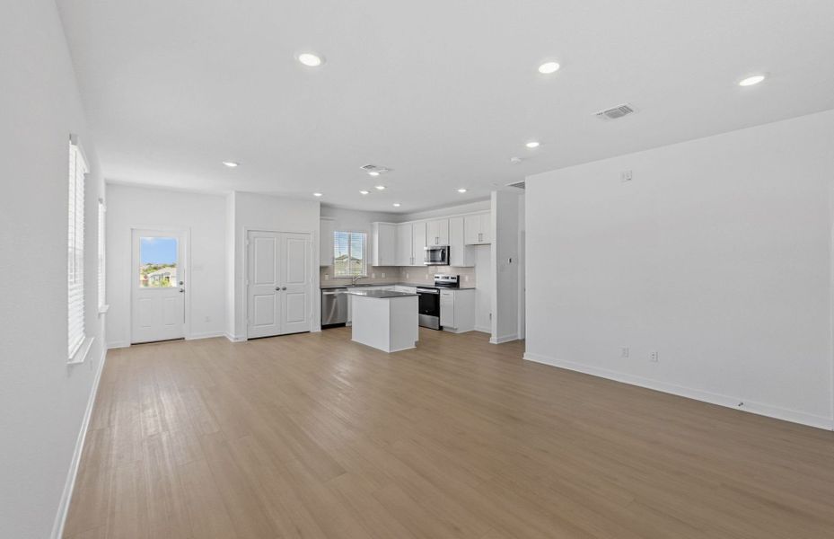 Spacious, unfurnished interior of a new home in Skyview, Belton (Image 20). Spacious, unfurnished interior of a new home in Skyview, Belton (Image 20).