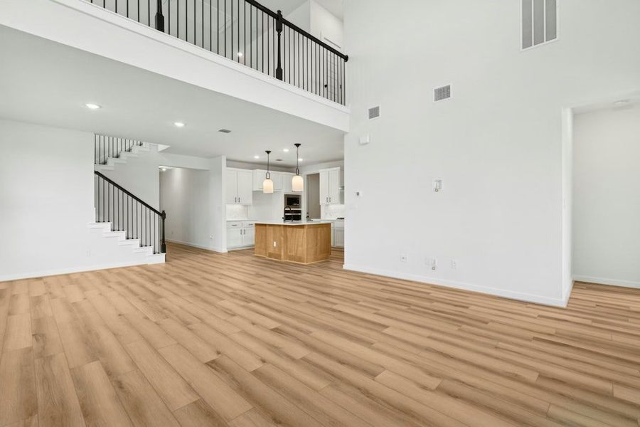 Spacious, unfurnished interior of a new home in University Heights, Round Rock (Image 19).