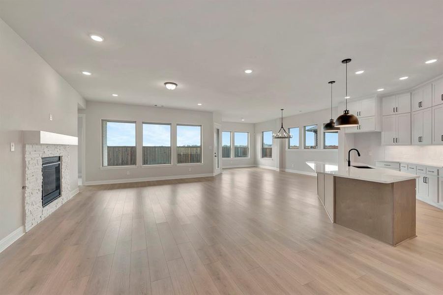 Spacious, unfurnished interior of a new home in Myrtle Creek, Waxahachie (Image 18).