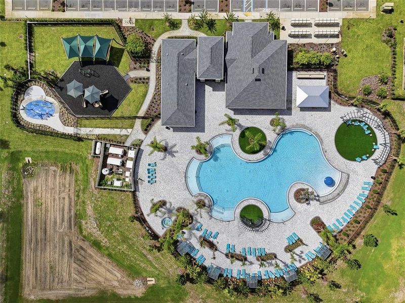 Community amenities in Cascades, Davenport (Image 35).