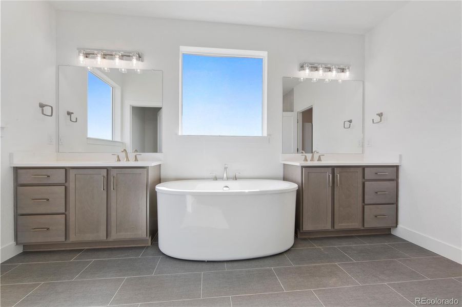 Furnished interior view inside a new home in Montaine, Castle Rock (Image 10).