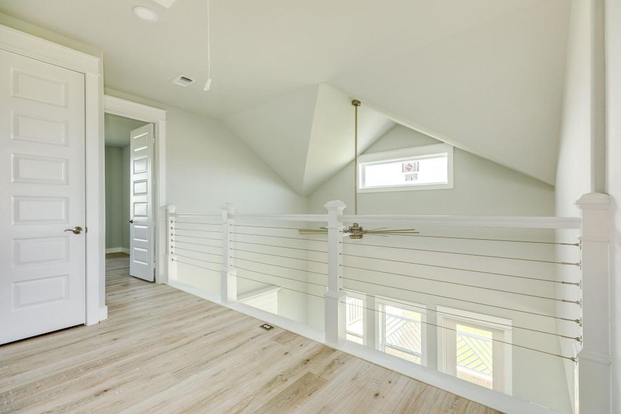 Spacious, unfurnished interior of a new home in , Galveston (Image 27).