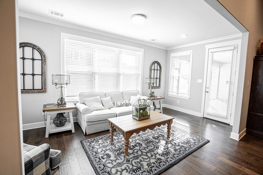 Representative furnished interior of a home built from the Worthington by Grant & Co in White Oak, Arlington (Image 58).