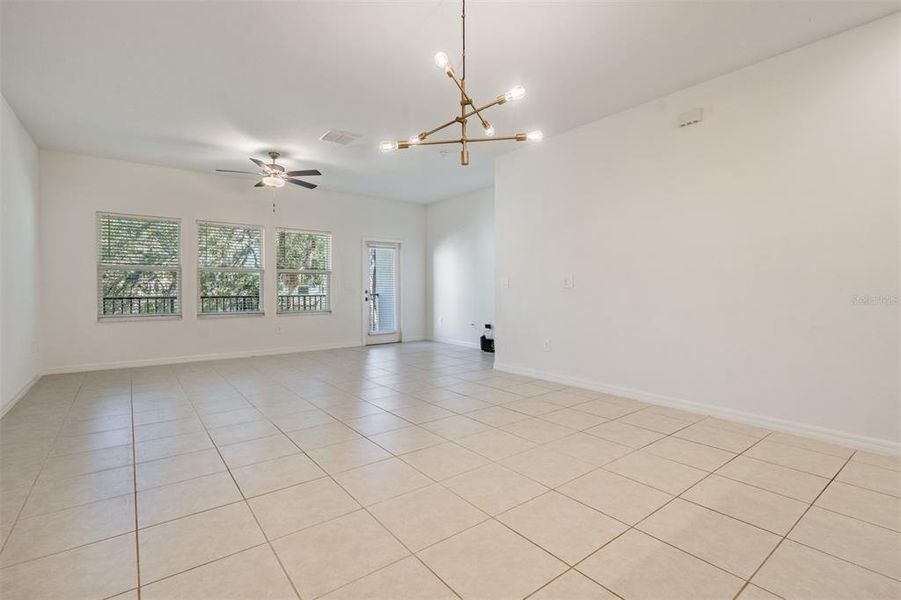 Spacious, unfurnished interior of a new home in , Tampa (Image 42).