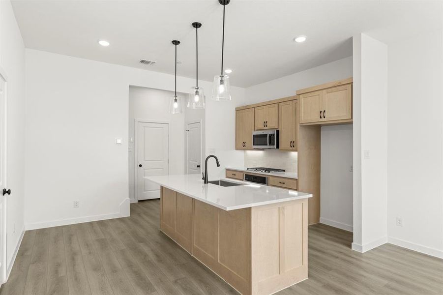 10. 843 Perdernales - Kitchen (2)