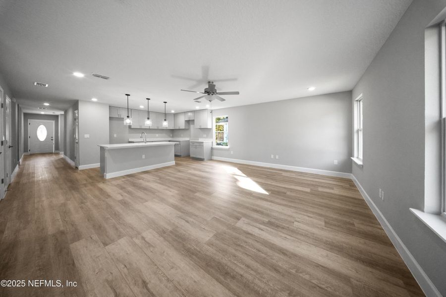 Spacious, unfurnished interior of a new home in , Jacksonville (Image 12).