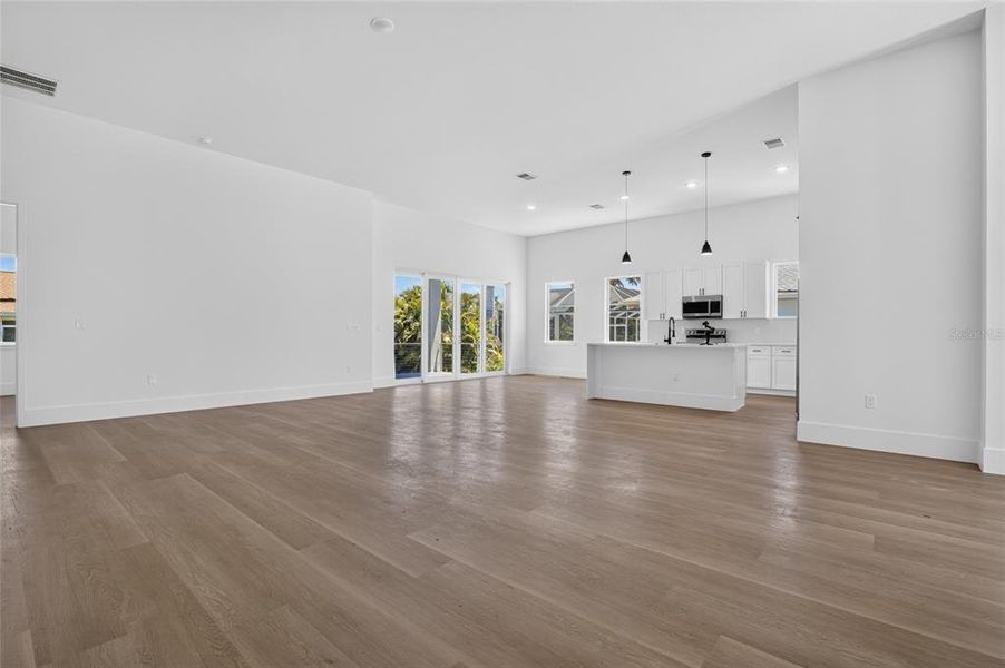 Spacious, unfurnished interior of a new home in , Port Charlotte (Image 36).