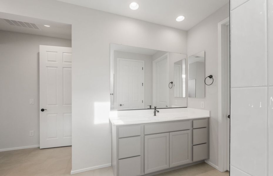 Furnished interior view inside a new home in Sun City Anthem at Merrill Ranch, Florence (Image 11).