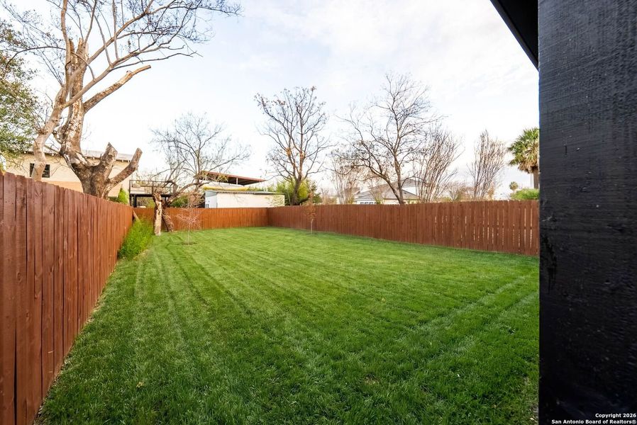 Exterior details and patio area of a home in , San Antonio (Image 4).