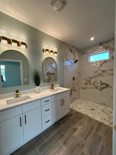 Furnished interior view inside a new home in , Lake Wales (Image 5).