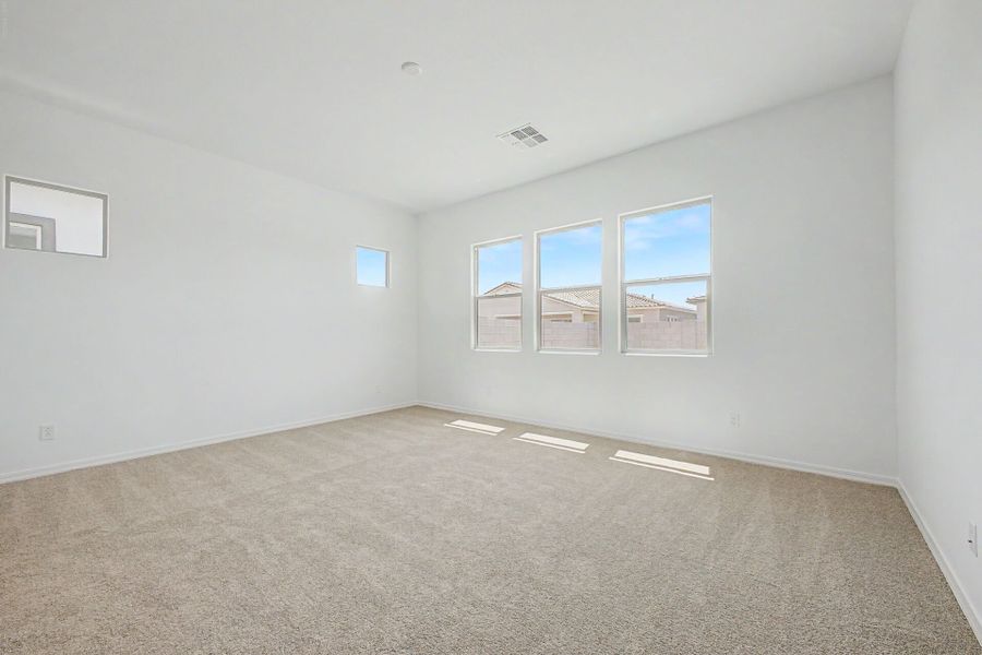 Spacious, unfurnished interior of a new home in Empire Pointe, Queen Creek (Image 10).