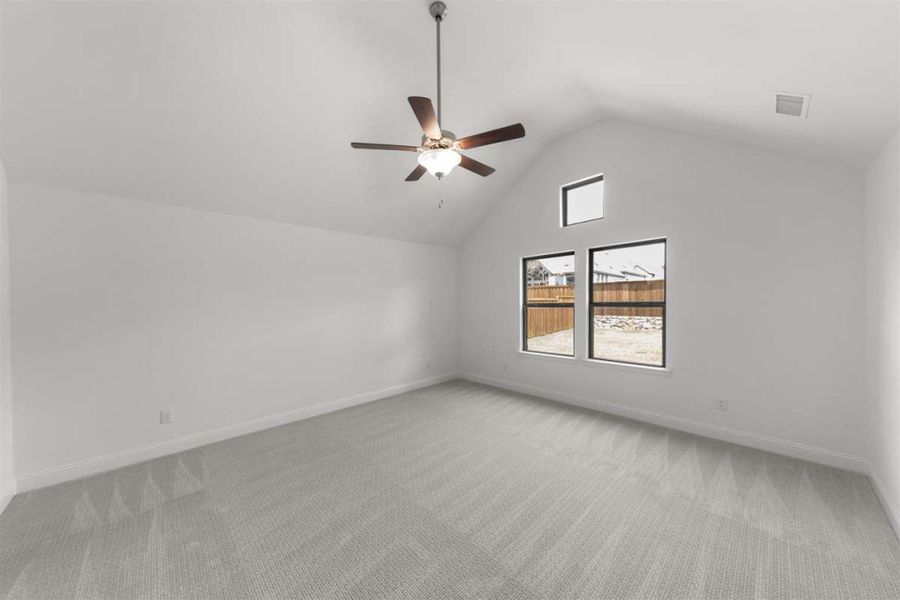Spacious, unfurnished interior of a new home in River Ranch, Van Alstyne (Image 16).