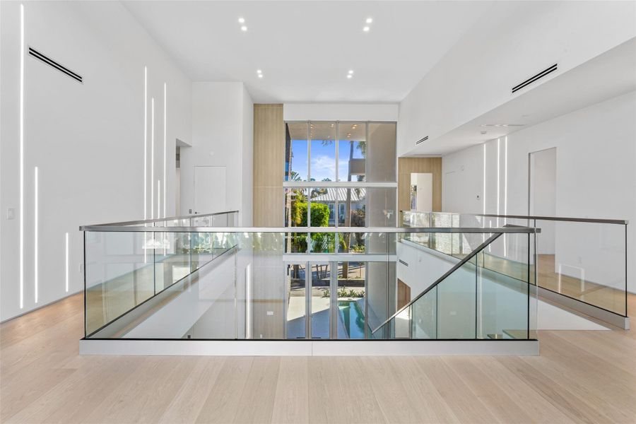 Furnished interior view inside a new home in , Fort Lauderdale (Image 28).