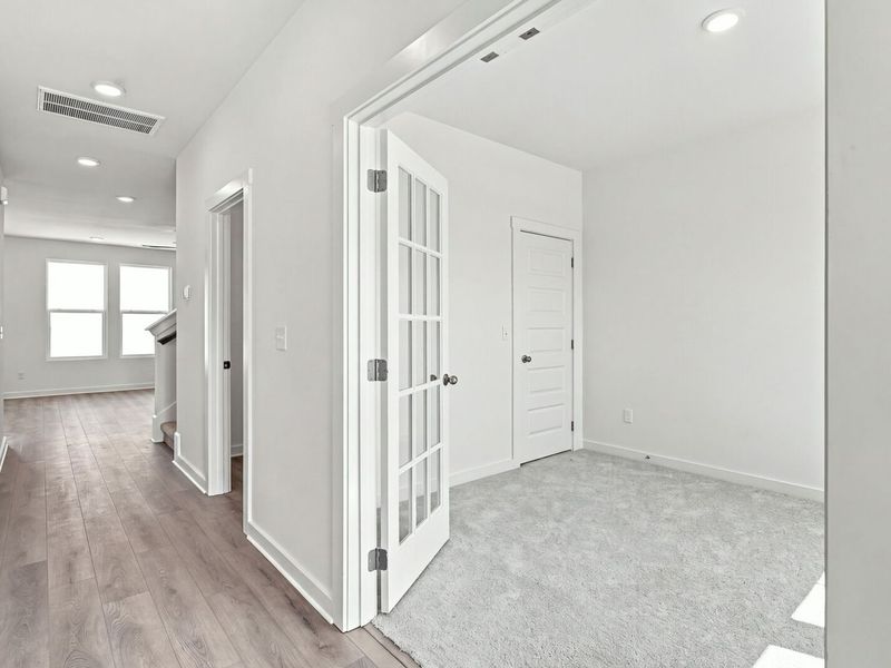 Spacious, unfurnished interior of a new home in Calista Farms, White House (Image 18).