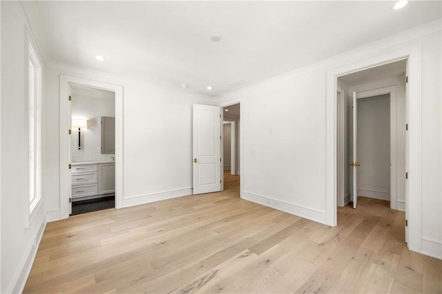 Spacious, unfurnished interior of a new home in , Atlanta (Image 57).