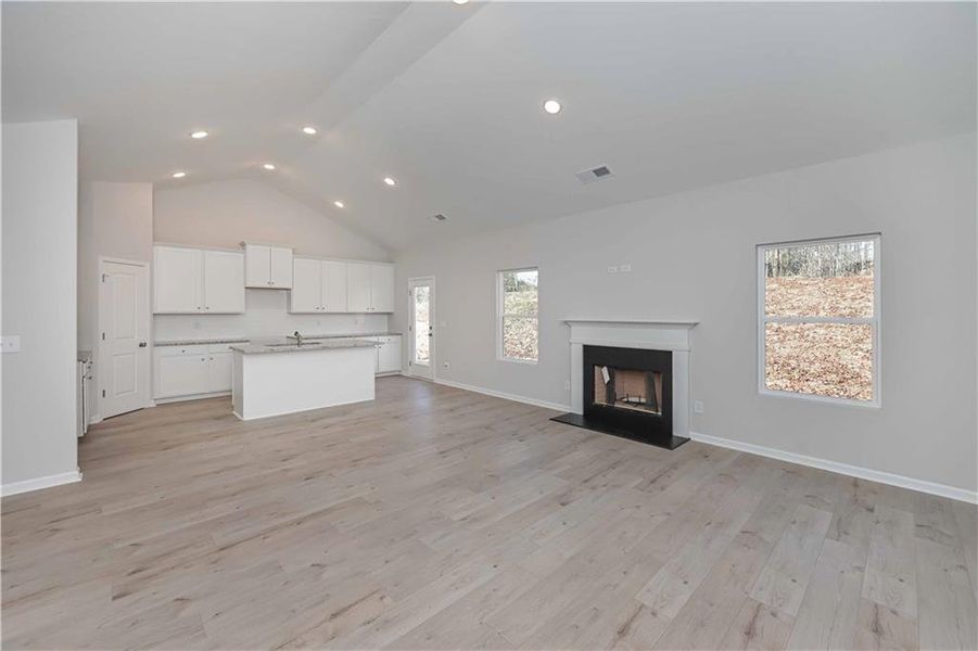 Spacious, unfurnished interior of a new home in , Villa Rica (Image 18).