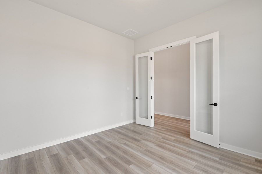 Spacious, unfurnished interior of a new home in Lagos Reserve, Manor (Image 20). Spacious, unfurnished interior of a new home in Lagos Reserve, Manor (Image 20).