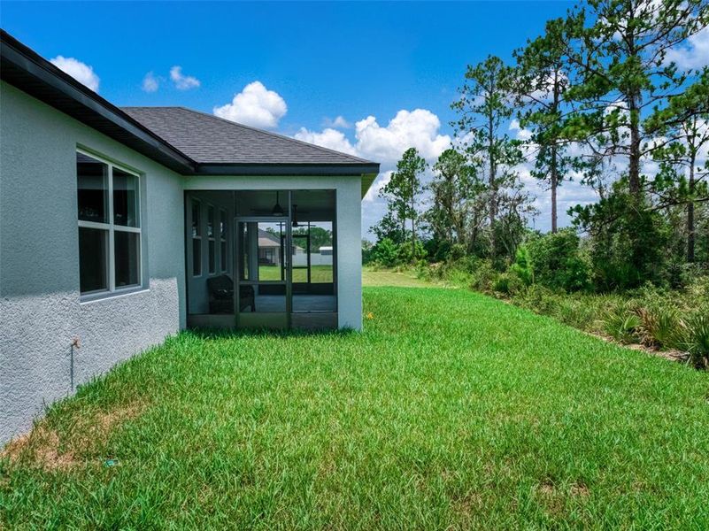 Exterior details and patio area of a home in , Sebring (Image 31).