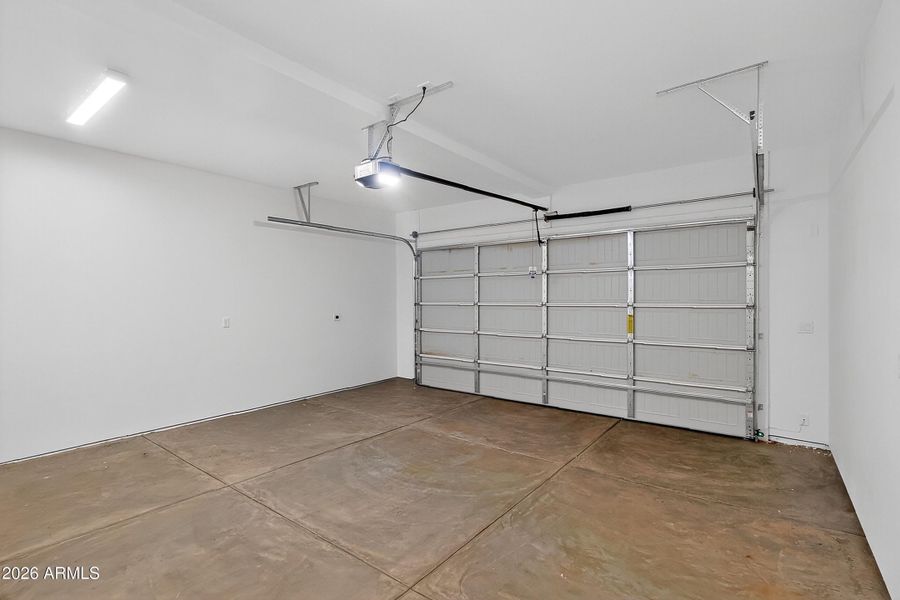 lot_8_timber_sky_sirius_2013_garage