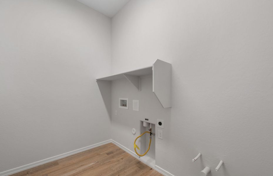 Spacious, unfurnished interior of a new home in Artisan at Asante, Surprise (Image 28).