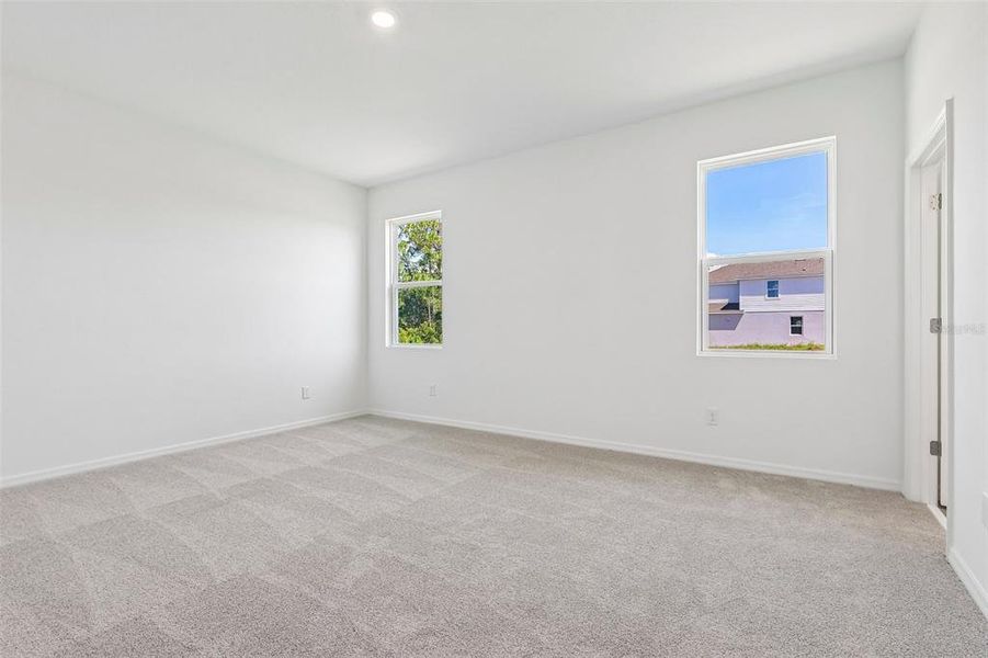 Spacious, unfurnished interior of a new home in Brack Ranch, St. Cloud (Image 16).
