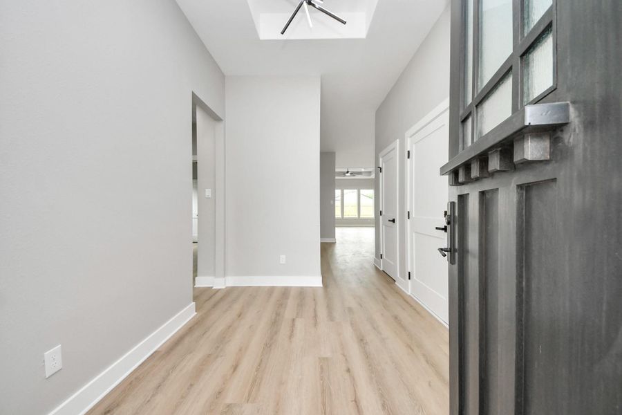 Spacious, unfurnished interior of a new home in , Pasadena (Image 15).