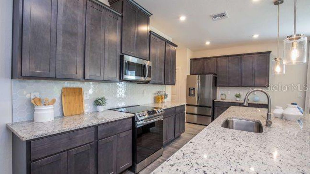 Furnished interior view inside a new home in Ormond & Daytona Beach, Ormond Beach (Image 24).