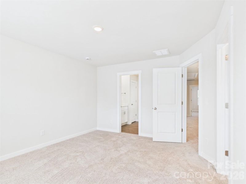 Spacious, unfurnished interior of a new home in , Kings Mountain (Image 29). Spacious, unfurnished interior of a new home in , Kings Mountain (Image 29).