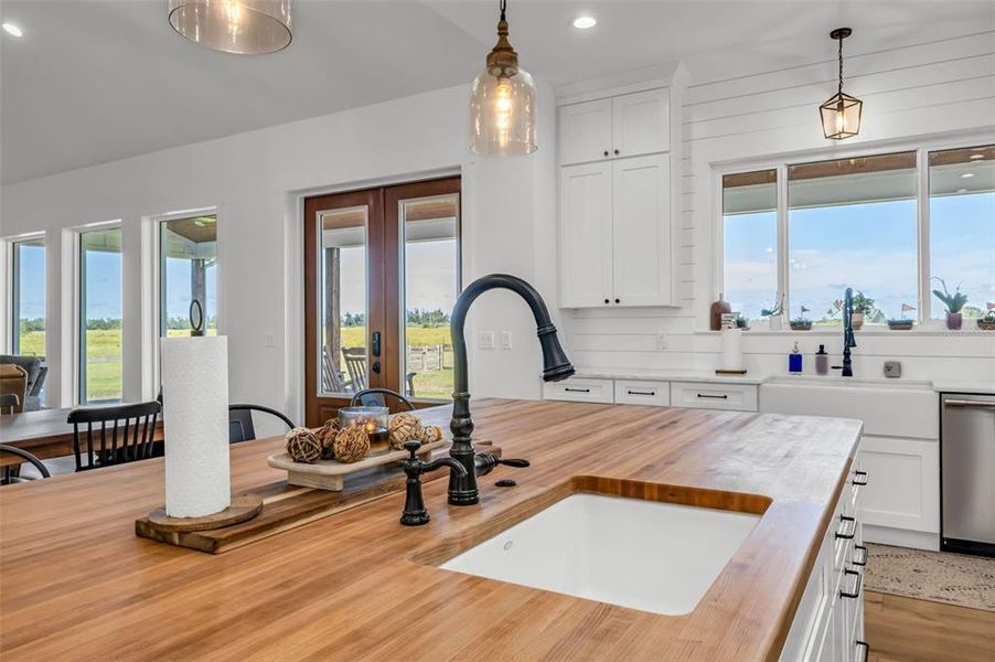 Furnished interior view inside a new home in , Arcadia (Image 67).