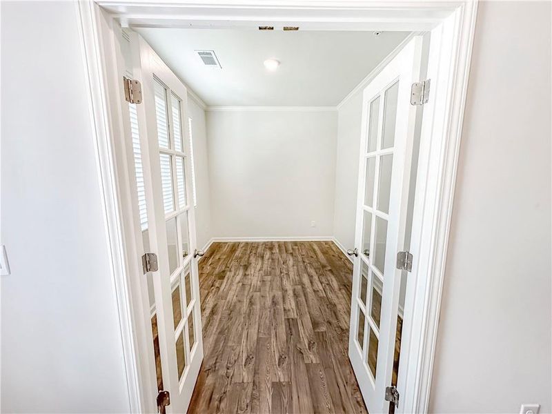 Spacious, unfurnished interior of a new home in Oakhurst Glen, Fairburn (Image 13).