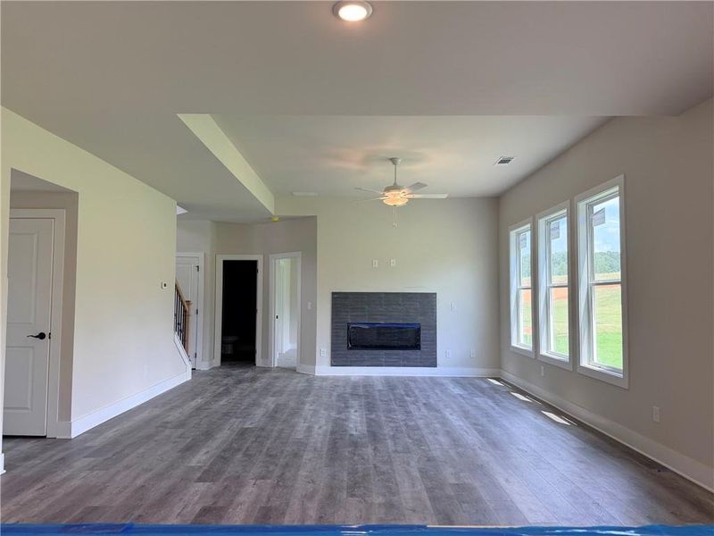 Spacious, unfurnished interior of a new home in Sierra Lake, Cumming (Image 14).