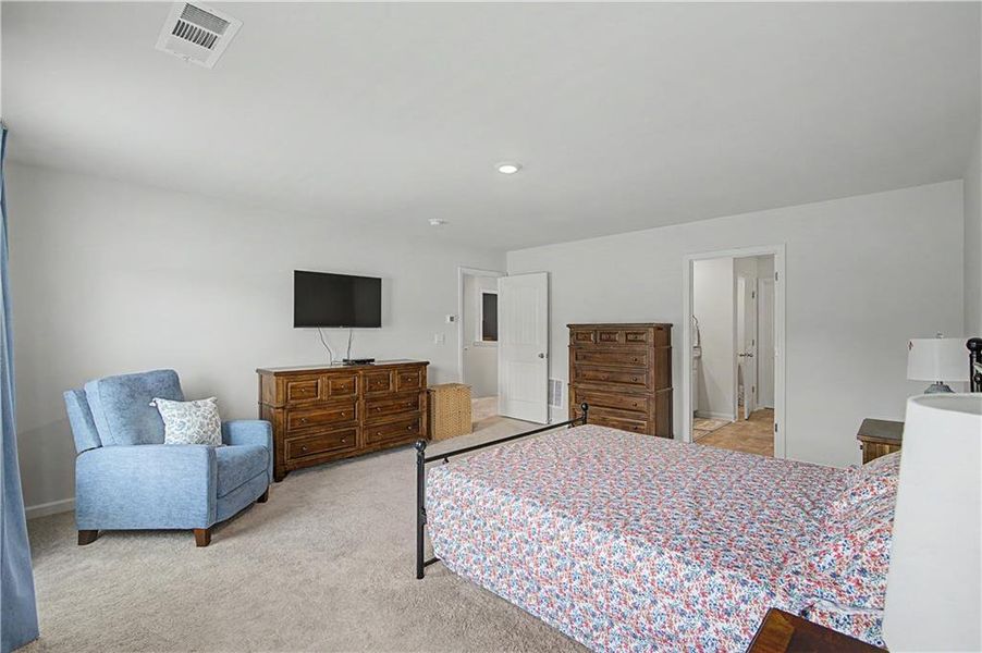 Furnished interior view inside a new home in Oakwood, Dallas (Image 34).