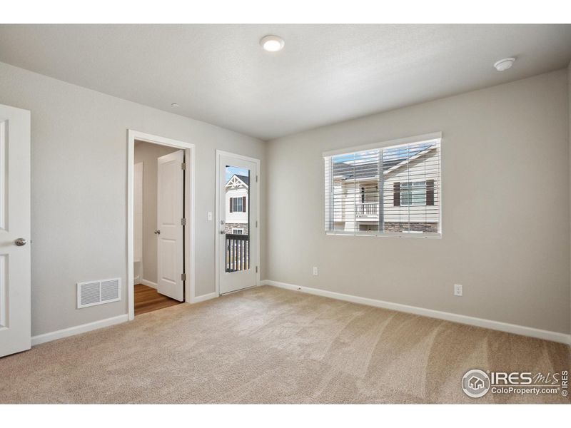 Spacious, unfurnished interior of a new home in Johnstown Village, Johnstown (Image 15).