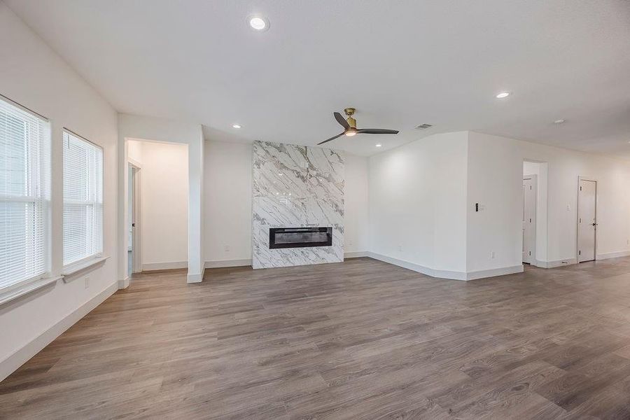 Spacious, unfurnished interior of a new home in , Fort Worth (Image 30).