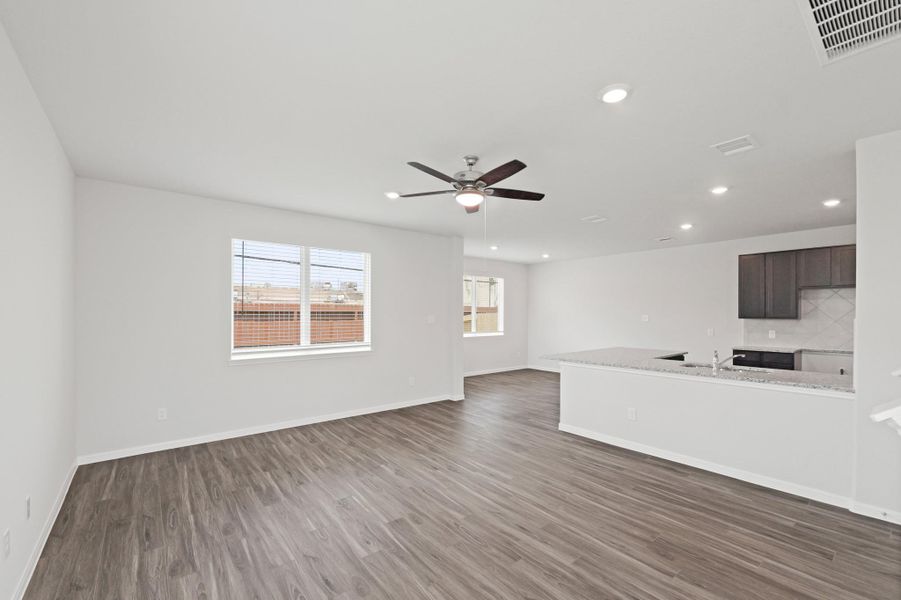 Spacious, unfurnished interior of a new home in Bammel Oaks, Houston (Image 22). Spacious, unfurnished interior of a new home in Bammel Oaks, Houston (Image 22).