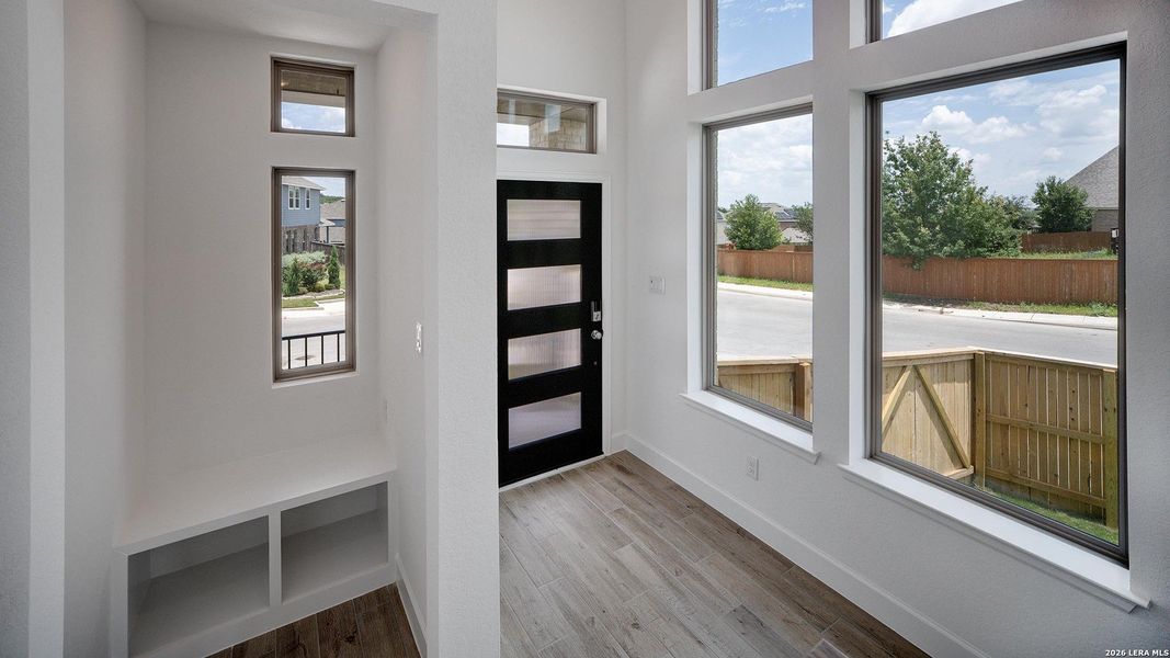 Spacious, unfurnished interior of a new home in Ladera, San Antonio (Image 17).