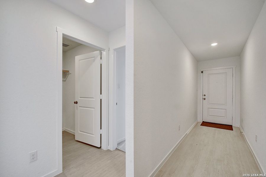 Spacious, unfurnished interior of a new home in Ridgeland, Kerrville (Image 16).