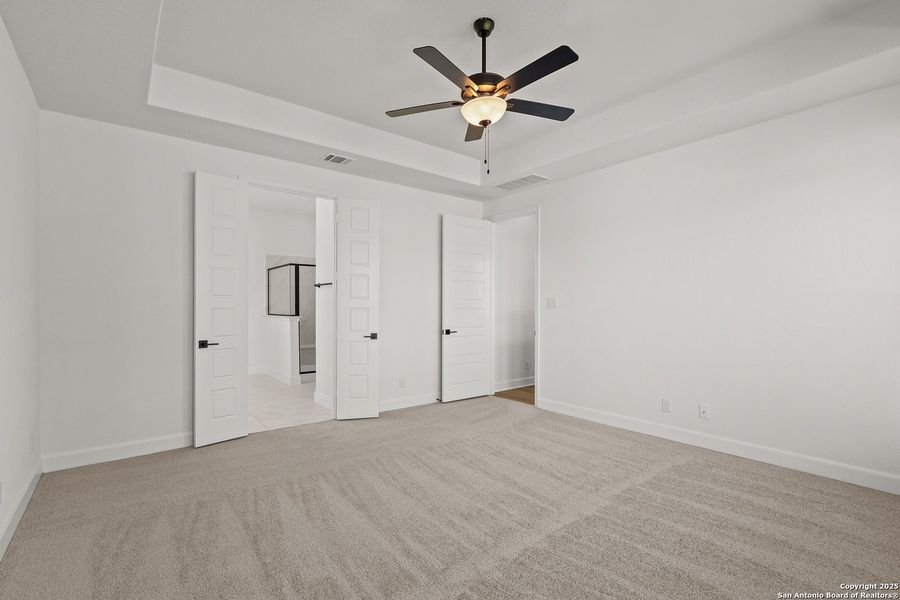 Spacious, unfurnished interior of a new home in Mayfair 60', New Braunfels (Image 29).