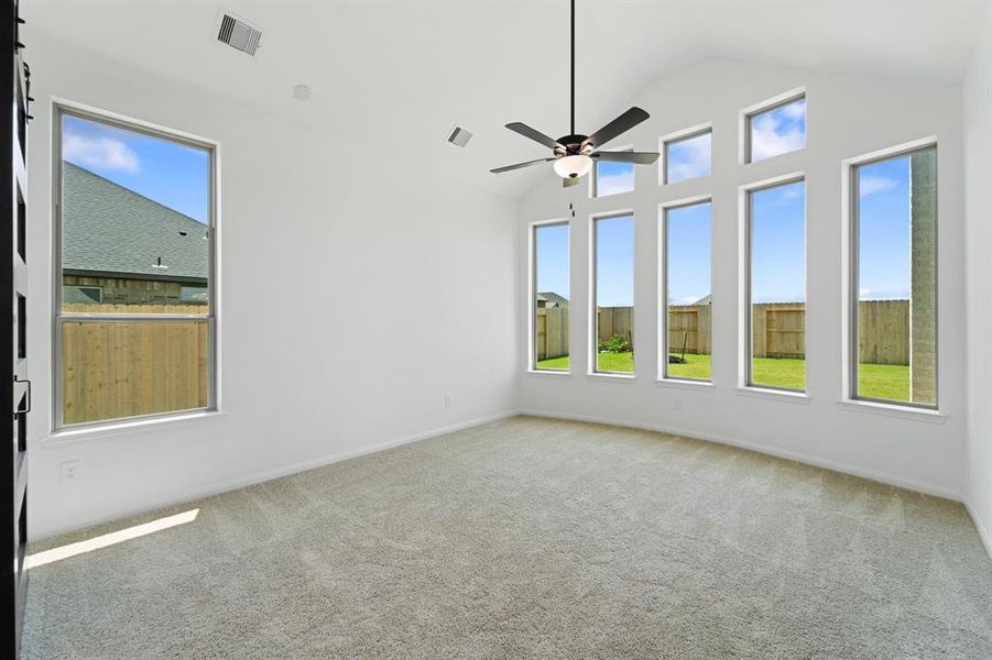 Spacious, unfurnished interior of a new home in Valencia 60', Manvel (Image 26).