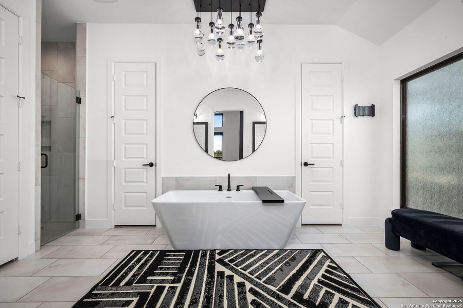 Furnished interior view inside a new home in Vintage Oaks, New Braunfels (Image 10). Furnished interior view inside a new home in Vintage Oaks, New Braunfels (Image 10).