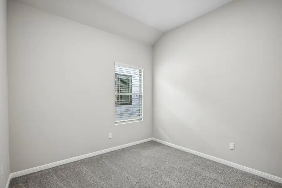 Spacious, unfurnished interior of a new home in Trinity Ranch, Elgin (Image 32).