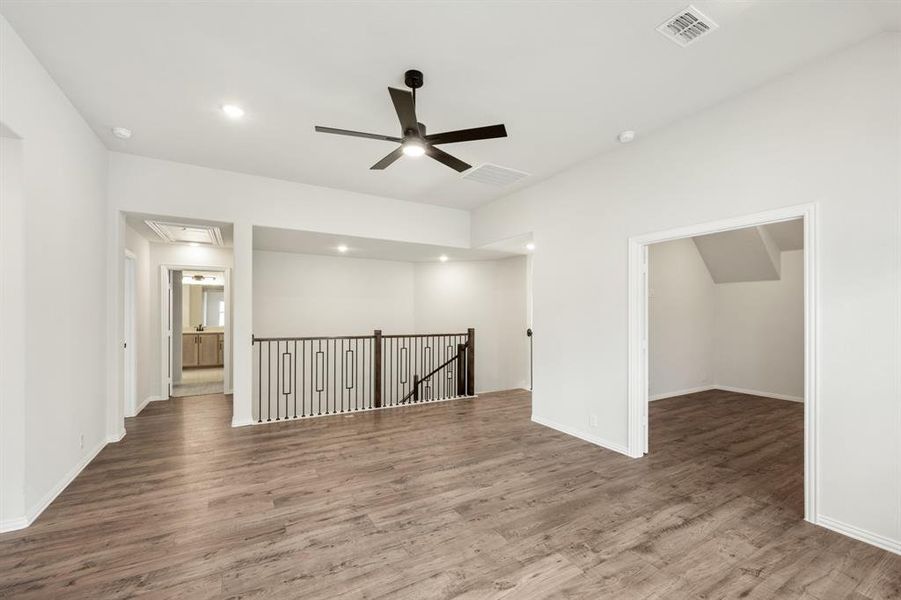 Spacious, unfurnished interior of a new home in Mockingbird Heights, Midlothian (Image 37).